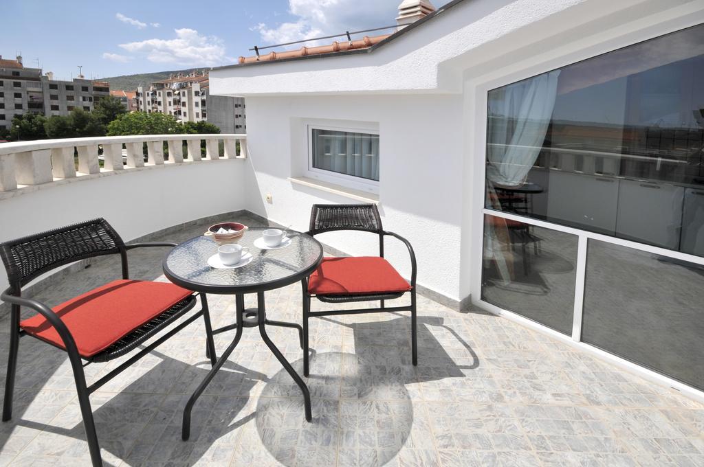 Apartments Villa Lida Trogir Extérieur photo