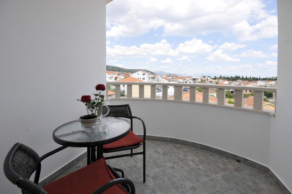 Apartments Villa Lida Trogir Extérieur photo